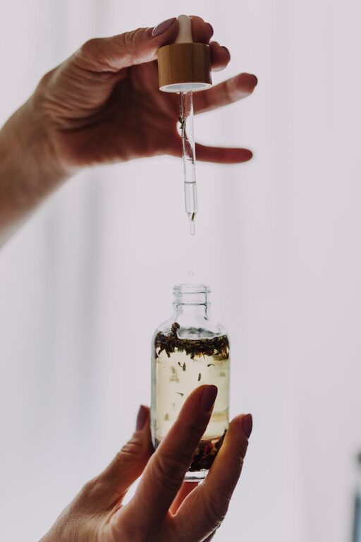How to Start a Gratitude Journal: A Simple Guide to Daily Positivity